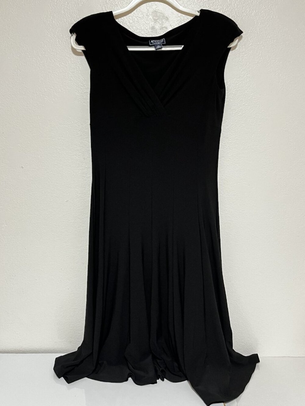 AMERICAN LIVING Women's Black V-Neck, Flare, Midi Dress SIZE 4-Preowned